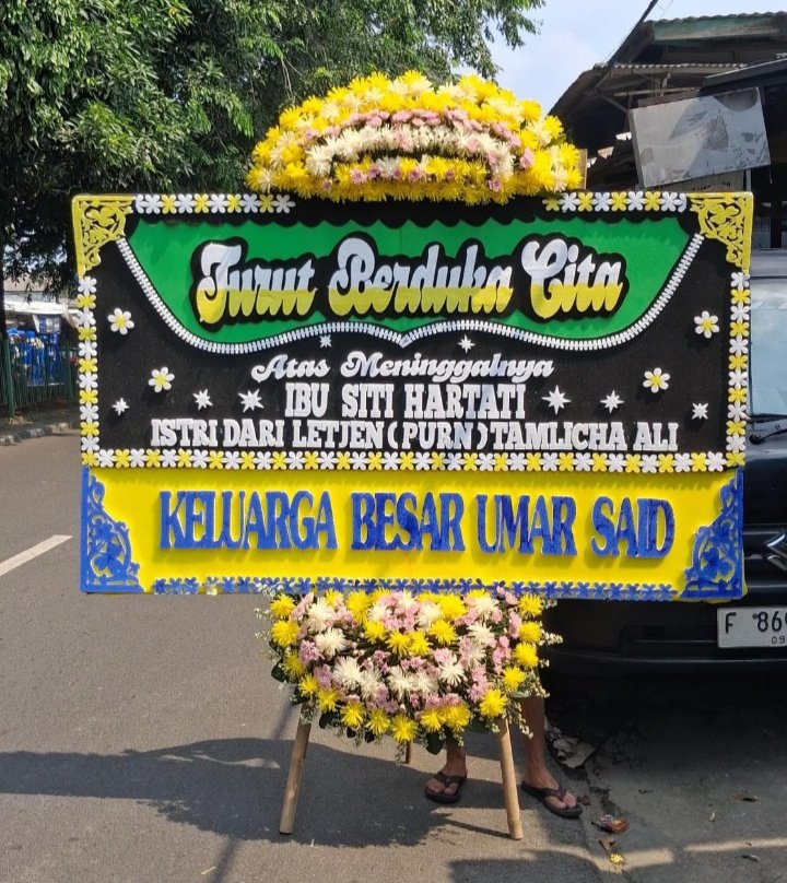 jasa-papan-karangan-bunga-paper-akrilik